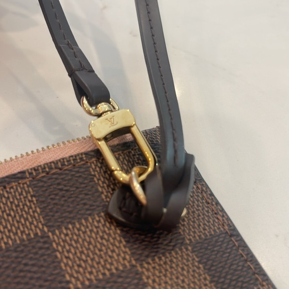 Louis Vuitton Neverfull Damier pouchlette, wristlet - Picture 4 of 9